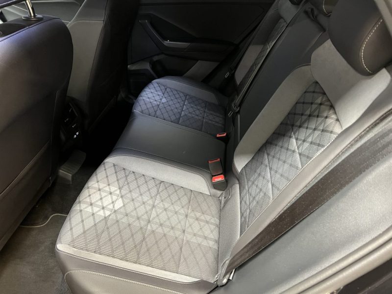 VOLKSWAGEN T-ROC 2.0 TDI 150 CH R line DSG9 - TOIT OUVRANT PANORAMIQUE - GPS - 30000KM