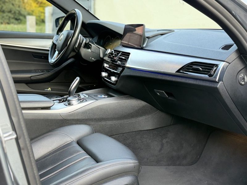 B.M.W. SERIE 5 530eA 252ch Lounge Euro6d-T Pack M