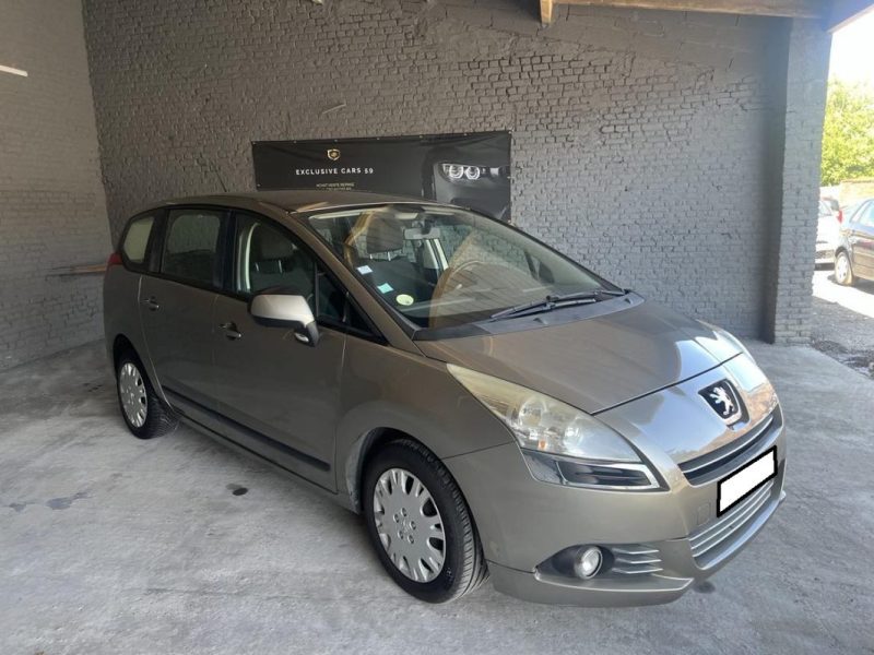 PEUGEOT 5008 2011