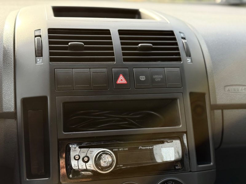 VOLKSWAGEN POLO 2009