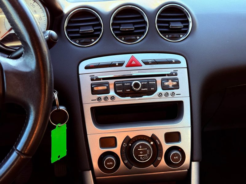 PEUGEOT 308 1.6 HDi 110 ch Business Pack – 7 places - Gps / clim Auto /  Révisée & Garantie 6 Mois .