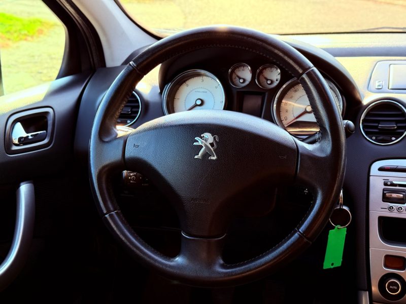 PEUGEOT 308 1.6 HDi 110 ch Business Pack – 7 places - Gps / clim Auto /  Révisée & Garantie 6 Mois .