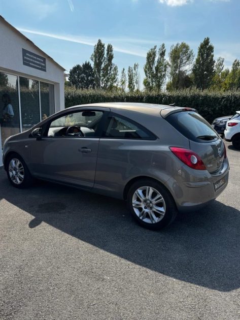 Opel Corsa 1.4i 100CV Cosmo Boite Automatique / Chaine Distribution