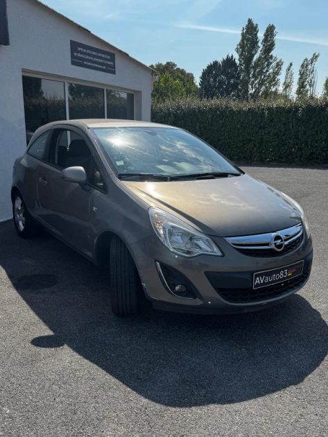 Opel Corsa 1.4i 100CV Cosmo Boite Automatique / Chaine Distribution