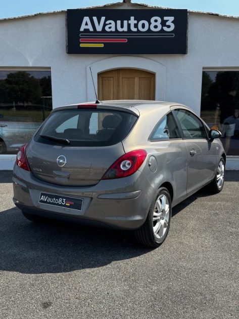 Opel Corsa 1.4i 100CV Cosmo Boite Automatique / Chaine Distribution