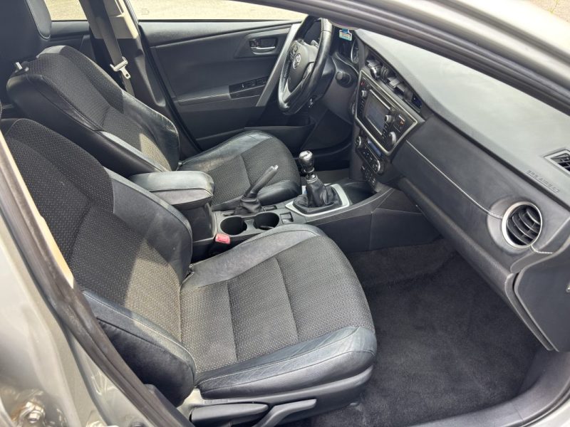 TOYOTA Auris Touring Sports 2014