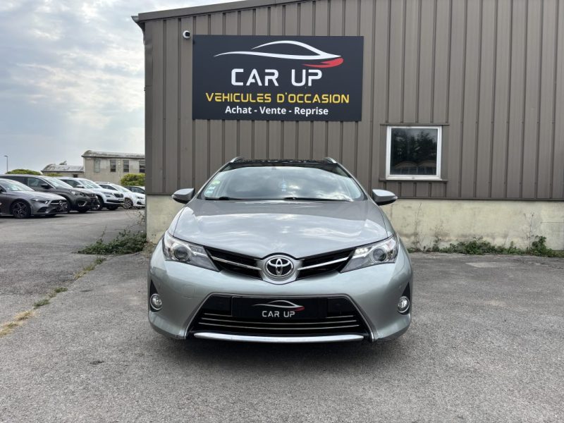 TOYOTA Auris Touring Sports 2014