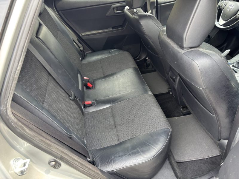 TOYOTA Auris Touring Sports 2014