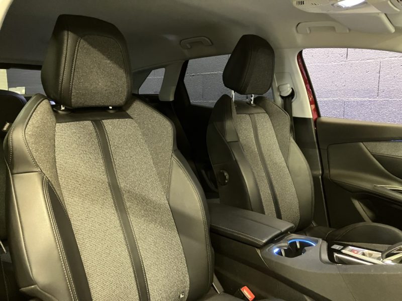 PEUGEOT 3008 1.5 BlueHDi 130ch Allure EAT8 94.000km Entretien Peugeot