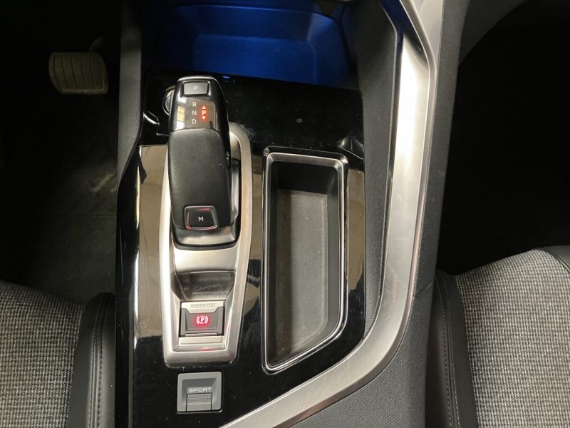 PEUGEOT 3008 1.5 BlueHDi 130ch Allure EAT8 94.000km Entretien Peugeot