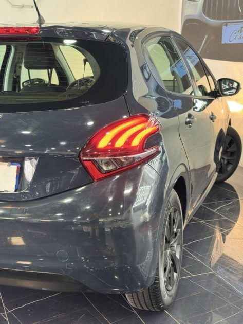 PEUGEOT 208 2018 1.2 PureTech 68ch E6.c Like 5p
