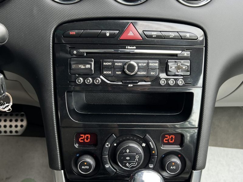 PEUGEOT 308 CC CABRIOLET FELINE 1.6 THP 156 Cv 1ERE MAIN BOITE AUTO CRIT AIR 1 - GARANTIE 1 AN