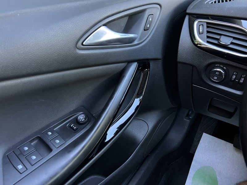 OPEL ASTRA 5 V 1.4 TURBO 125 1ERE MAIN APPLE & ANDROID INTERIEUR CUIR TOIT OUVRANT  - GARANTIE 1 AN