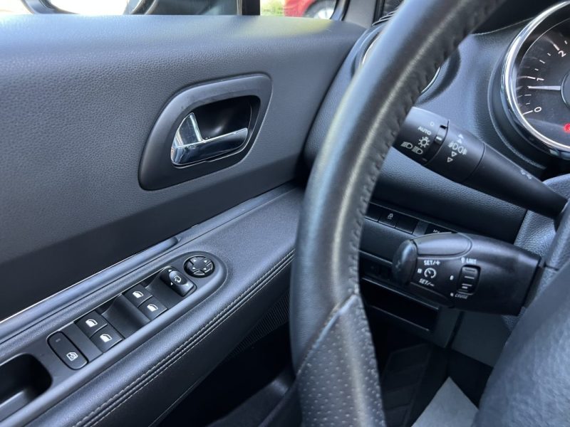 PEUGEOT 3008 PHASE 2 ALLURE 1.6 THP 165 Cv 1ERE MAIN 14 100 Km BOITE AUTO CRIT AIR 1 - GARANTIE 1 AN