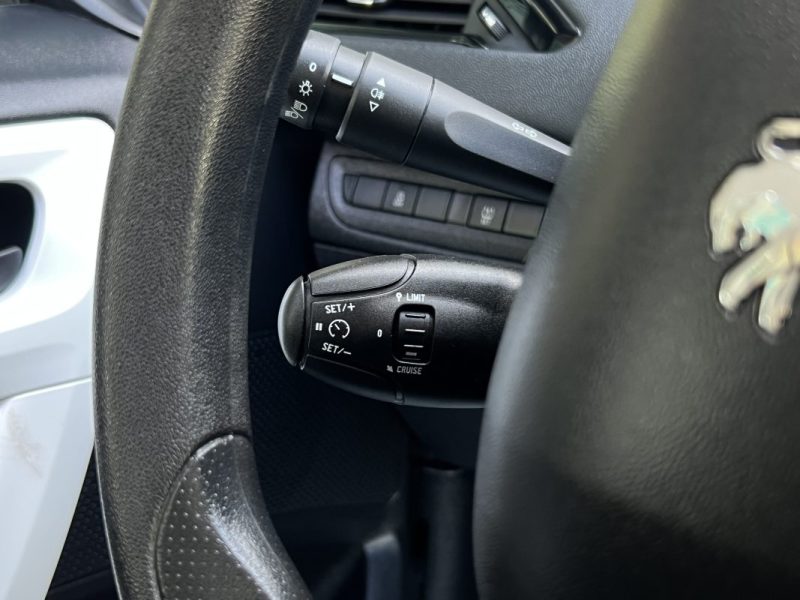 PEUGEOT 208  PHASE 2 II 1.0 68 Cv 5 PLACES / REGULATEUR LIMITEUR CRIT AIR 1 - GARANTIE 1 AN