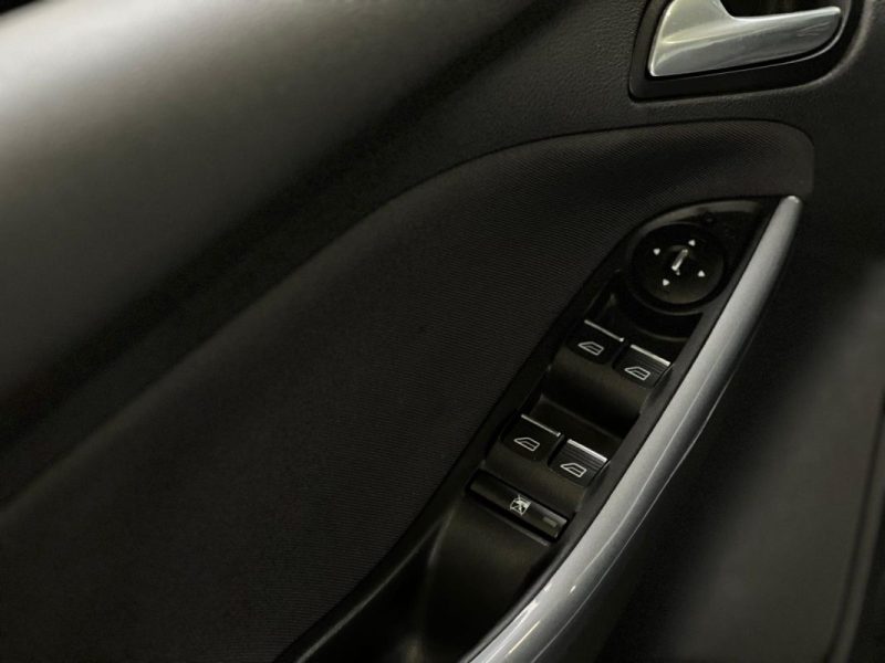 FORD FOCUS 1,6 EcoBoost 150CH Titanium