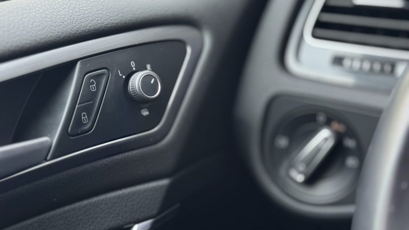 VOLKSWAGEN GOLF VII 1.6 TDI 115ch R-Line - Suivi Entretien Complet