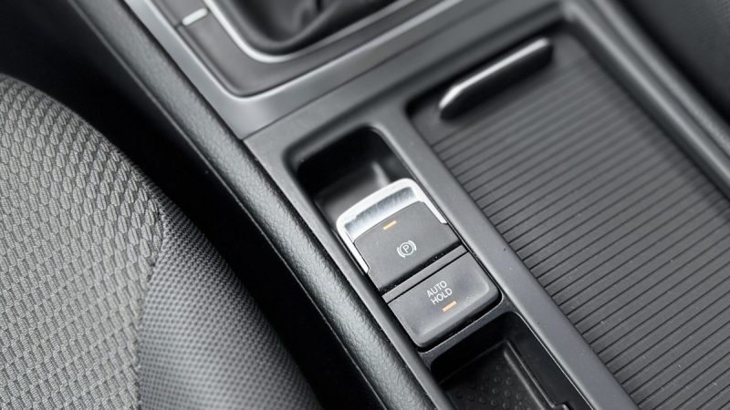 VOLKSWAGEN GOLF VII 1.6 TDI 115ch R-Line - Suivi Entretien Complet