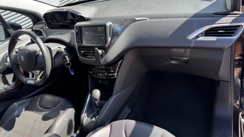 PEUGEOT 208 1.2 PureTech 110ch GT Line - Distribution ok