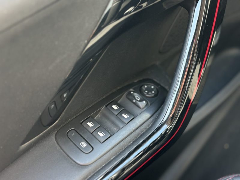 PEUGEOT 208 1.2 PureTech 110ch GT Line - Distribution ok