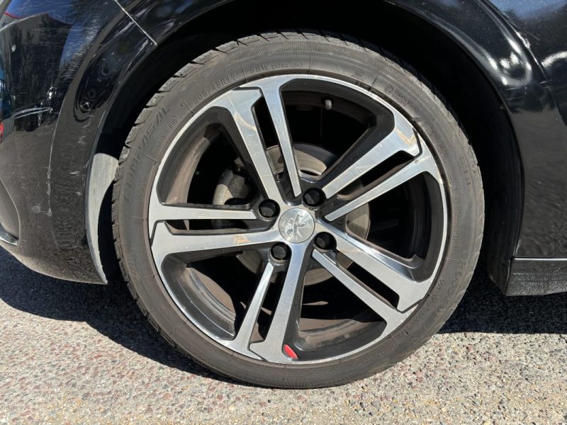 PEUGEOT 208 1.2 PureTech 110ch GT Line - Distribution ok