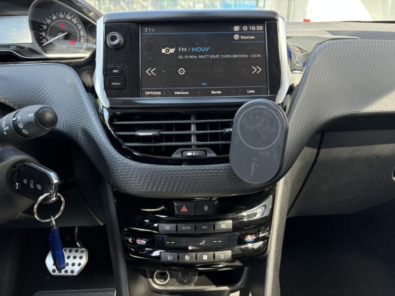 PEUGEOT 208 1.2 PureTech 110ch GT Line - Distribution ok