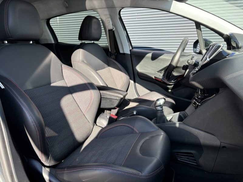 PEUGEOT 208 1.2 PureTech 110cv GT-Line 