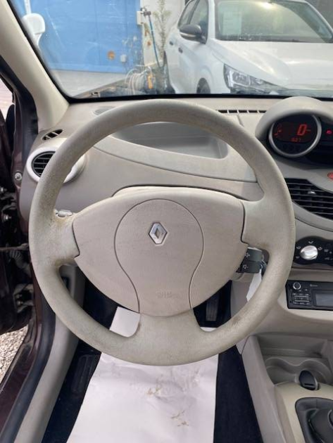 RENAULT TWINGO 1.5 DCI 75 ZEN 2014