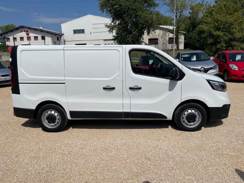 RENAULT Trafic L1 H1 - 3.0T 2.0 dCi 130ch
