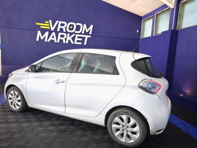 RENAULT ZOE ZEN BATTERIE INCLUSE 22KW  2015 - DEMARRAGE SANS CLES - VITRES ELECTRIQUES - GPS -
