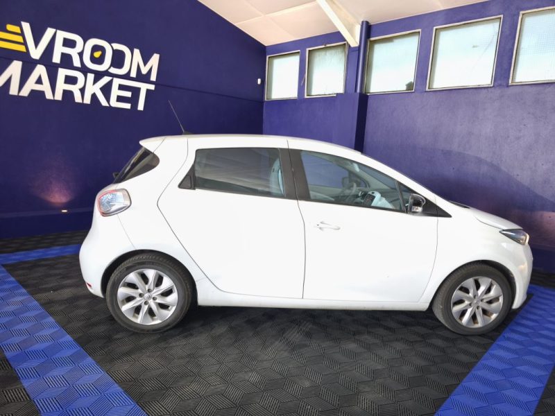 RENAULT ZOE ZEN BATTERIE INCLUSE 22KW  2015 - DEMARRAGE SANS CLES - VITRES ELECTRIQUES - GPS -