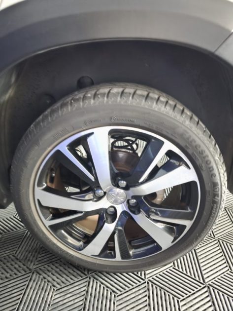 PEUGEOT 2008 1.2 PURETECH 130 Cv ENTRETIEN COMPLET - GPS - CAMERA DE RECUL - REGULATEUR DE VITESSE  2019