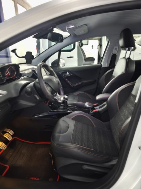 PEUGEOT 2008 1.2 PURETECH 130 Cv ENTRETIEN COMPLET - GPS - CAMERA DE RECUL - REGULATEUR DE VITESSE  2019