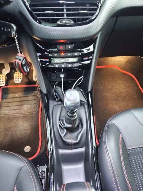 PEUGEOT 2008 1.2 PURETECH 130 Cv ENTRETIEN COMPLET - GPS - CAMERA DE RECUL - REGULATEUR DE VITESSE  2019