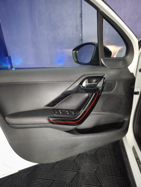 PEUGEOT 2008 1.2 PURETECH 130 Cv ENTRETIEN COMPLET - GPS - CAMERA DE RECUL - REGULATEUR DE VITESSE  2019