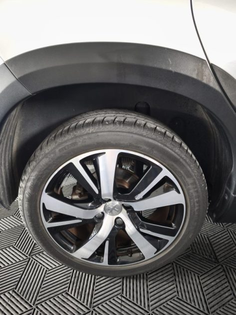 PEUGEOT 2008 1.2 PURETECH 130 Cv ENTRETIEN COMPLET - GPS - CAMERA DE RECUL - REGULATEUR DE VITESSE  2019