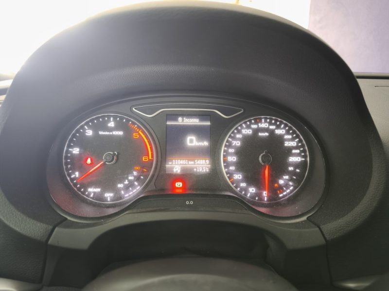 AUDI A3 SPORTBACK 1.6 115 Cv BUSINESS LINE CLIMATISATION - CAMERA DE RECUL - GPS - RÉGULATEUR DE VITESSE  2020