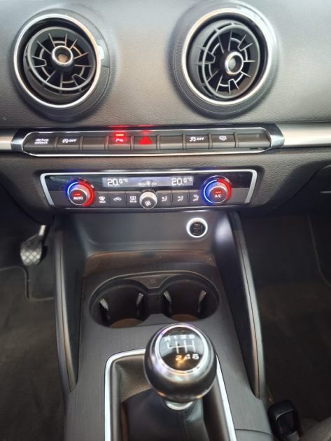 AUDI A3 SPORTBACK 1.6 115 Cv BUSINESS LINE CLIMATISATION - CAMERA DE RECUL - GPS - RÉGULATEUR DE VITESSE  2020