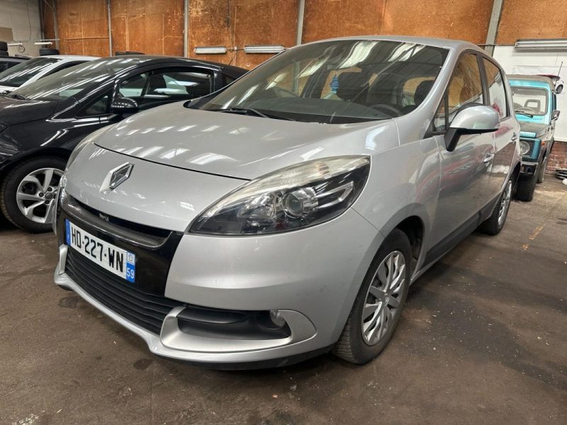 RENAULT MEGANE SCENIC 1.5 dCi 110ch energy Dynamique eco² 2012