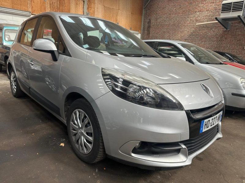 RENAULT MEGANE SCENIC 1.5 dCi 110ch energy Dynamique eco² 2012