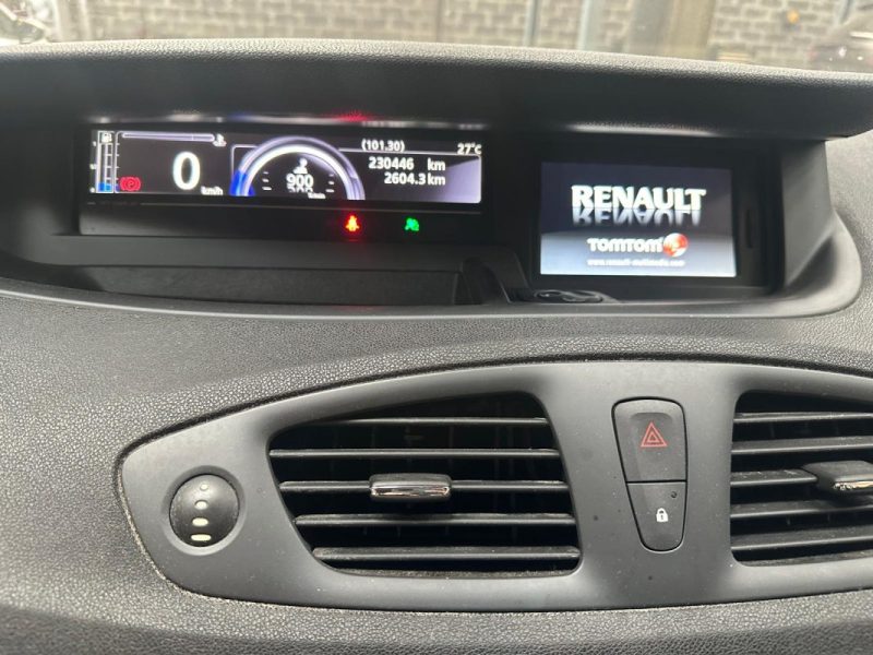 RENAULT MEGANE SCENIC 1.5 dCi 110ch energy Dynamique eco² 2012