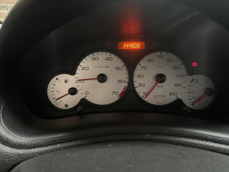 PEUGEOT 206 1.1 ESSENCE 60 CV  2003