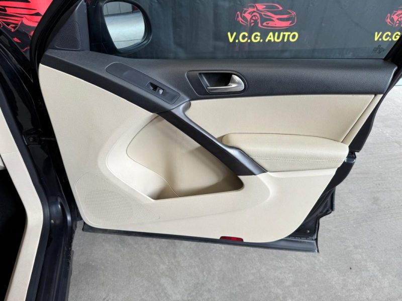 VOLKSWAGEN TIGUAN 2.0 TDI 140 4MOTION Carat 