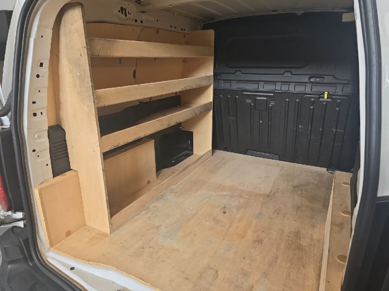 PEUGEOT PARTNER 2021