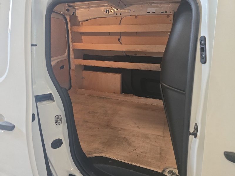 PEUGEOT PARTNER 2021