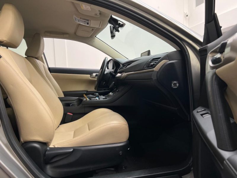 LEXUS CT 200H E-CVT Black Line 136CH