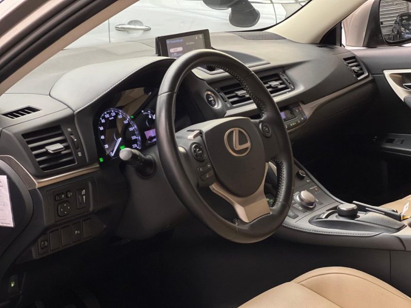 LEXUS CT 200H E-CVT Black Line 136CH