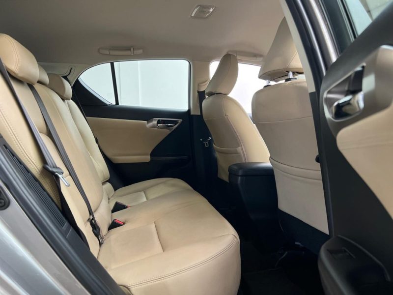 LEXUS CT 200H E-CVT Black Line 136CH