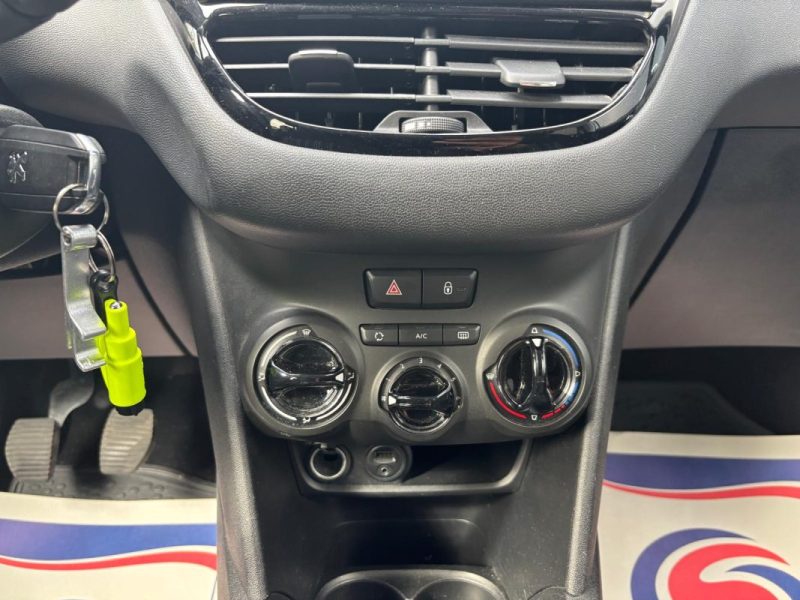 PEUGEOT 208 1.2 82cv URBAN SOUL
