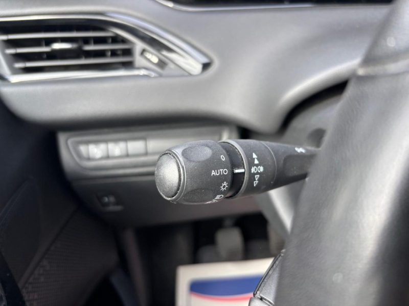 PEUGEOT 208 1.2 82cv URBAN SOUL